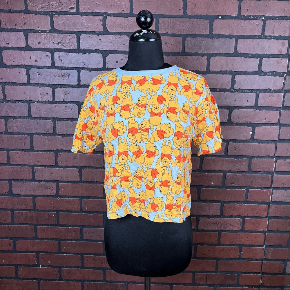 Disney Winnie the Pooh All Over Print Crop Top T-Shirt Women’s Size Medium